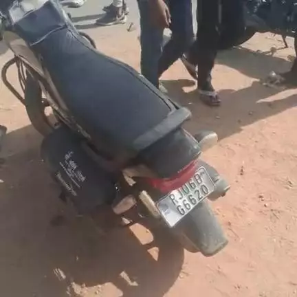 मॉडल में दो बाईक का भयानक ऐक्सिडेंट
