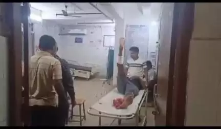 करौं: करो थाना के करों बाजार में अज्ञात वाहन की चपेट में आने से बाइक चालक घायल, सदर अस्पताल में इलाज चल रहा है।