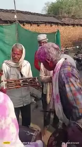 प्राचीन परंपरा अनुसार फाग दोष की शुभ अवसर पर ग्राम सेमरा में बड़े ही धूमधाम से होली उत्सव मनाया गया