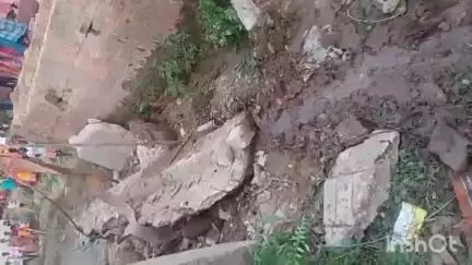 ধনিয়াখালি: ধনিয়াখালি তেলের পার গ্রামে কালভার্ট সংস্কারের সময় দূর্ঘটনা, মৃত্যু দুই শ্রমিকের