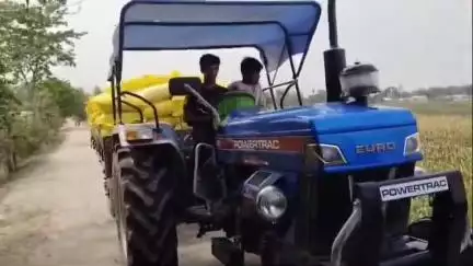 চেঙা: উজিৰৰ চৰত ইউৰীয়া সাৰৰ কলা বেহাৰ অভিযোগ কৃষকৰ