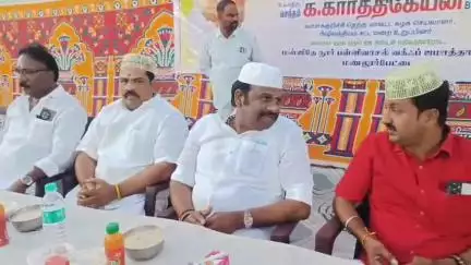 திருக்கோயிலூர்: மணலூர்பேட்டையில் உள்ள பள்ளிவாசலில் புனித ரமலான் நோன்பு திறப்பு விழாவில் MLA வசந்தம் கார்த்திகேயன் பங்கேற்பு