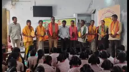 అల్లాదుర్గం: బాలికలు అన్ని రంగాల్లో రాణించాలి.
టేక్మాల్ స్పెషల్ ఆఫీసర్ బాలమణి