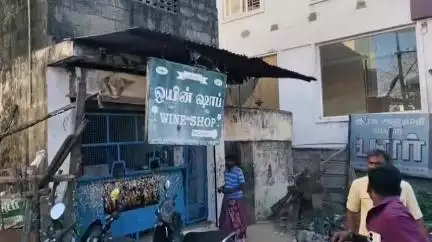 பட்டுக்கோட்டை: டிஎஸ்பி அலுவலகம் எதிரில் உள்ள டாஸ்மாக் கடை முன்பு பாஜகவினர் ஆர்ப்பாட்டம்