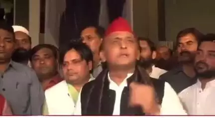 #डीएसपी का घर जल गया और आप संभल संभल पूछ रहे हो......
सत्ता की दलाली करने के लिए प्रदेश भर के मुद्दों को छोड़ जानबूझकर संभल  को मुद्दा बना रहे पत्रकार को राष्ट्रीय अध्यक्ष ने जमकर लताड़ा....