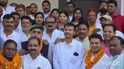 डंडा: गढ़वा जिला संयोजक मंडली की बैठक में शंभु राम को जिला अध्यक्ष बनाया गया, जिले के लोगों ने दी बधाई