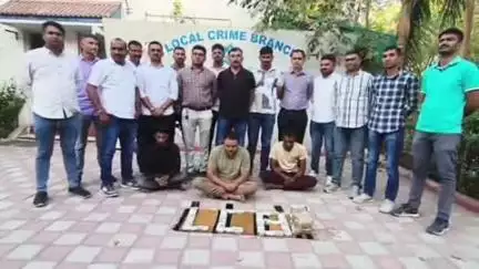 સમી: સમી નજીક 26.50 લાખની લૂંટમાં ફરીયાદ જ આરોપી નીકળ્યો,આંગડિયા પેઢીના કર્મચારીએ મિત્રો સાથે મળી રચ્યું લૂંટનું તરકટગ