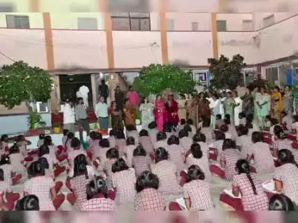 భూత్పూర్: భూత్పూర్  మండల కేంద్రంలోని కేజీబీవీ లో జిల్లా కలెక్టర్ విజయేంద్ర బోయి రాత్రి తనిఖీ చేపట్టారు