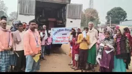 मयूरहंड: चलंत लोक अदालत और विधिक जागरूकता वाहन मयूरहंड पहुंचा