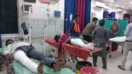 लातेहार खबर! टेंपो और बाइक में जबरदस्त टक्कर! प्राथमिक उपचार के बाद रिम्स रेफर! #accident #latehar #roadaccident