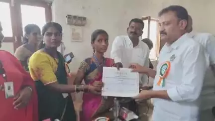 పిట్లం: పిట్లం లో మహిళలకు కుట్టు మిషన్ లను పంపిణీ చేసిన జుక్కల్ ఎమ్మెల్యే