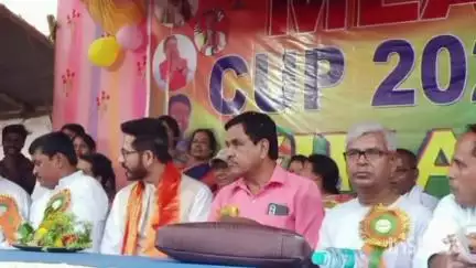 সোনামুখী: সোনামুখীতে MLA CUP 2025 ক্রিকেট টুর্নামেন্টের মেগা ফাইনাল খেলার অনুষ্ঠান মঞ্চে যোগ দিলেন বিধায়ক হিরণ চট্টোপাধ্যায়