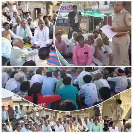 पुलिस अधीक्षक दौसा श्री सागर राणा आईपीएस के निर्देशानुसार थानाधिकारी पुलिस थाना महवा श्री राजेंद्र कुमार मीणा द्वारा मौजा सांथा में सीएलजी व गणमान्य व्यक्तियों की मीटिंग दौरान साईबर फ्रॉड से बचने व यातायात नियमो के सम्बन्ध मे दिये गये दिशा