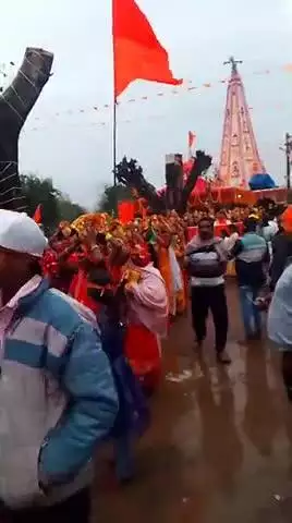 हजारीबाग जिले के पुनाई टांड़ शिव मंदिर गांव में कलश यात्रा