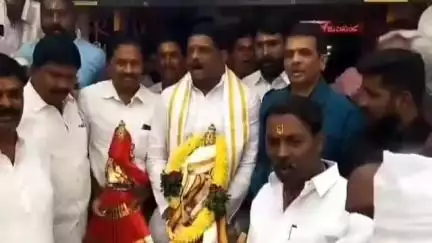 చింతపల్లి: అలివేలు మంగ, పద్మావతి సమేత శ్రీ వెంకటేశ్వర స్వామి కళ్యాణ మహోత్సవంలో పాల్గొన్న ఎమ్మెల్యే బాలునాయక్