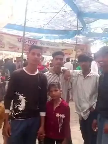 Khurja ka kumb mela
kabhi bhi aao ghumate hai
Khurja mata ghat s