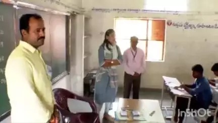 ఐనవోలు: పున్నెలు లోని జిల్లా పరిషత్ పాఠశాల లో పదో తరగతి పరీక్ష కేంద్రాన్ని సందర్శించిన కలెక్టర్ ప్రావీణ్య