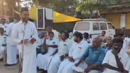 அறந்தாங்கி: நாகுடி சாலையில் தமிழ்நாட்டில் பெருகிவரும் தலித் விரோத மனநிலையை கண்டித்து விசிகே ஆர்ப்பாட்டம்