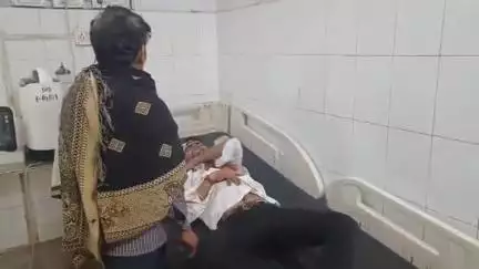 करौं: करों-देवीपुर मार्ग पर देव पूरा गांव के पास बाइक चालक गिरा, हालत गंभीर, सदर अस्पताल में भर्ती