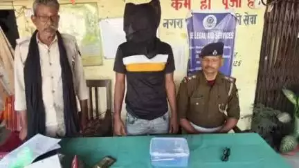 नगरा: अरवा नहर पर लूट की योजना बनाते हुए एक व्यक्ति देशी कट्टा और दो जिंदा कारतूस के साथ गिरफ्तार, एसपी ने दी जानकारी