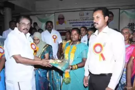 சங்கரன்கோயில்: சங்கரன்கோவிலில் 82 ஏழை பெண்கள் திருமண உதவித்தொகை அமைச்சர் வழங்கினார்