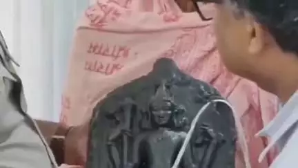 কেতুগ্রাম ২: অজয় নদ থেকে উদ্বার প্রায় ৯০০ বছরের পুরনো ত্রিবিক্রম বিষ্ণুমূর্তি, মূর্তিটি পাঠানো হল মিউজিয়ামে