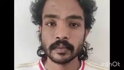 പൊന്നാനി: നിരവധി കേസുകളിൽ പ്രതികളായ രണ്ടു പേരെ കാപ്പ നിയമപ്രകാരം വെളിയങ്കോട് നിന്ന് പെരുമ്പടപ്പ് പോലീസ് അറസ്റ്റ് ചെയ്തു
