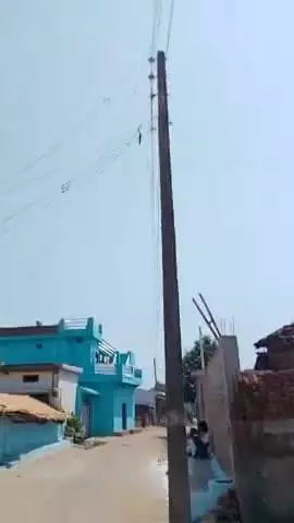 ग्राम बोकरा का खम्भा 5साल से डैमेज है कभी भी बड़ा हादसा हो सकता है कई बार आवेदन करने पर आज 5 साल से कोई कार्यवही नहीं