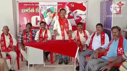 కురవి: భగత్ సింగ్ త్యాగశీలత నేటి యువతకు మార్గదర్శనం కావాలి: కురవిలో సిపిఐ జిల్లా సహయ కార్యదర్శి నల్లు సుధాకర్ రెడ్డి