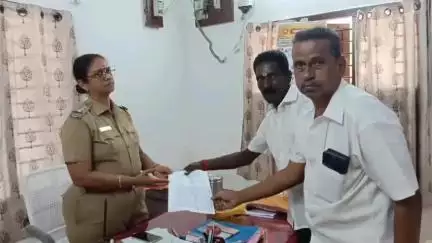 ஆவுடையார் கோவில்: சிறு கோட்டூரில் தனியார் தொலைக்காட்சியில் ஒளிப்பதிவாளரின் செல்போன் மற்றும் காரை அடித்து நொறுக்கிய வண்டல் மண் திருடும் மாபியா சிவா மீது போலீஸில் புகார்