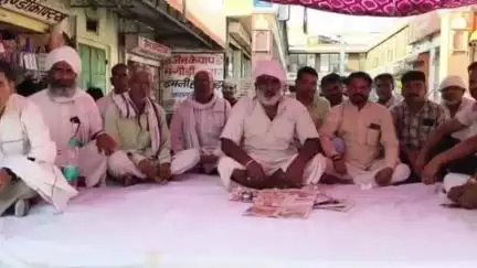गंभीर नदी की स्वच्छता को लेकर श्रीमहावीरजी में चौथे दिन भी धरना प्रदर्शन जारी, सोमवार को उग्र आंदोलन की दी चेतावनी