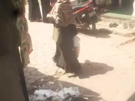ye gandgi hai main imambada market laharpur sitapur
