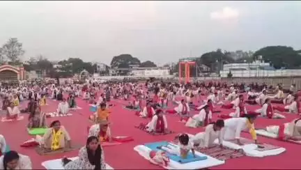 ଡୁଙ୍ଗୁରିପାଲି: ସୁବର୍ଣ୍ଣପୁର ଜିଲ୍ଲାର ୫୦ ଜଣ ଯୋଗ ପ୍ରଶିକ୍ଷକ ବଲାଙ୍ଗୀର ରେ ସମ୍ବର୍ଦ୍ଧିତ,ଜିଲ୍ଲାରେ ଖୁସିର ଲହରୀ