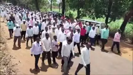 भुदरगड: वन्यप्राण्यांच्या त्रासाविरोधात शेतकऱ्यांचा कडगाव वनपरिक्षेत्र कार्यालयावर आक्रोश मोर्चा...