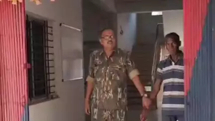 ग्राम ढोढरी में बेटे पर कुल्हाड़ी से जानलेवा हमला करने वाले पिता को पुलिस ने गिरफ्तार कर जेल भेजा