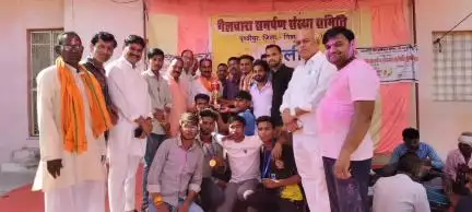 पृथ्वीपुर में गैलवारा समर्पण संस्था समिति द्वारा आयोजित होली मिलन समारोह में पूर्व विधायक डॉ शिशुपाल यादव हुए शामिल