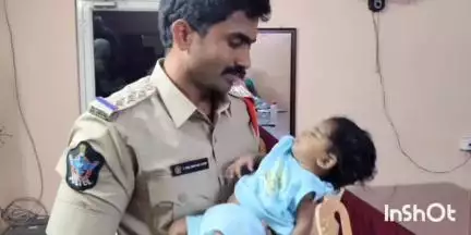 పొన్నూరు: పెదకాకాని ప్రార్థన మందిరంలో ఐదు నెలల పసికందు ను వదిలి వెళ్ళిన మహిళ
