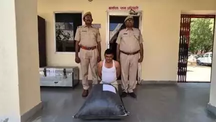 #Balotra: थाना सिणधरी द्वारा ‘‘ऑपरेशन मदमर्दन’’ के तहत कार्यवाही।

16.614 किलोग्राम अवैध मादक पदार्थ डोडा पोस्त बरामद।

डोडा पोस्त तस्कर अभियुक्त गोकलाराम गिरफ्तार।