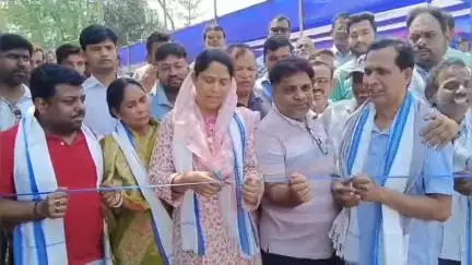 কালিয়াচক ২: বরাদ্দ 1 কোটি 75 লাখ টাকা, লস্করিটোলাতে রাস্তার কাজের উদ্বোধনী অনুষ্ঠানে উপস্থিত রাজ্যের প্রতিমন্ত্রী