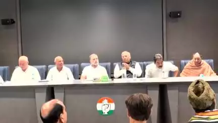 किशनगंज सदर के माननीय विधायक इजहारूल हुसैन, आज कांग्रेस मुख्यालय, इंदिरा भवन, दिल्ली में बिहार से जुड़ी महत्वपूर्ण रणनीतिक बैठक में भाग लिए। #BiharCongress