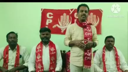 మరిపెడ: రబీ సీజన్ పూర్తవుతున్నా రైతు భరోసా  జమ చేయని ప్రభుత్వం: మరిపెడలో సిపిఐ రాష్ట్ర కౌన్సిల్ సభ్యులు నల్లు సుధాకర్ రెడ్డి