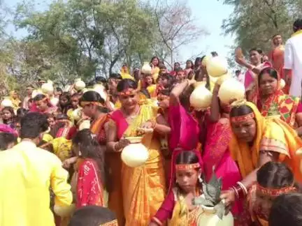 पतना: तेलीपाड़ा में सात दिवसीय शिव पुराण कथा के लिए कलश यात्रा निकाली गई