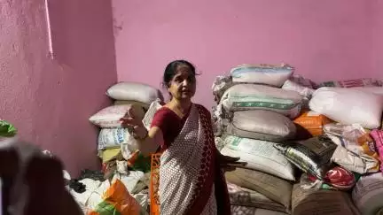 ಗಜೇಂದ್ರಗಡ: ನಗರದಲ್ಲಿ ಅಕ್ರಮ ಅನ್ನಭಾಗ್ಯ ಅಕ್ಕಿ ಸಂಗ್ರಹಿಸಿದ್ದ ಅಡ್ಡೆ ಮೇಲೆ ಅಧಿಕಾರಿಗಳ ದಾಳಿ.