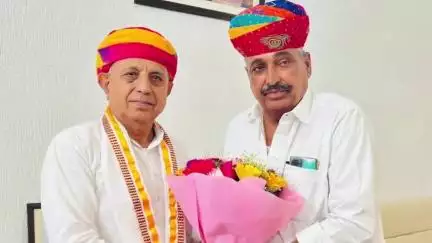 खींवसर: केंद्रीय कृषि राज्य मंत्री भागीरथ चौधरी से खींवसर विधायक रेवंतराम डांगा ने की मुलाकात
