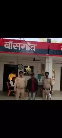 चोरी करने के आरोप में अभियुक्त शिवकुमार को PsBansgaon पुलिस द्वारा गिरफ्तार किया गया #bansgaon #gorakhpur #viral #gola