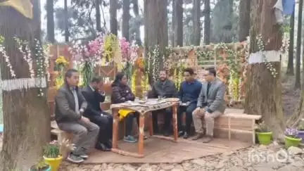 কার্শিয়ং: কার্শিয়াংয়ের ডাওহিল পাইন ফরেস্ট ইকো পার্ক পরিদর্শন করলেন বনমন্ত্রী বীরবাহা হাঁসদা