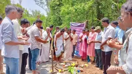 ಕುದುರೆಮುಖದಲ್ಲಿ ರಸ್ತೆ ಅಭಿವೃದ್ಧಿ ಕಾಮಗಾರಿಗೆ ಗುದ್ದಲಿ ಪೂಜೆ‌ ನೆರವೇರಿಸಿದ ಶಾಸಕಿ ನಯನ ಮೋಟಮ್ಮ