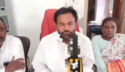 తుంగతుర్తి: పెద్దవూర: తుంగతుర్తి బార్ అసోసియేషన్ అధ్యక్షుడిగా ఎన్నికైన అన్నెపర్తి జ్ఞాన సుందర్
