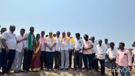 ಮುಂಡಗೋಡ: ತಾಲ್ಲೂಕಿನ ಬಾಚಣಗಿ ಕೆರೆ ಹೂಳೆತ್ತುವ ಕಾರ್ಯ ಸೇರಿ ವಿವಿಧ ಕಾಮಗಾರಿಗೆ ಶಾಸಕ ಹೆಬ್ಬಾರ್ ಚಾಲನೆ