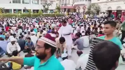 बरहरुवा: इस्लामपुर में विधायक निसात आलम के निज निवास में दावत-ए-इफ्तार का आयोजन किया गया